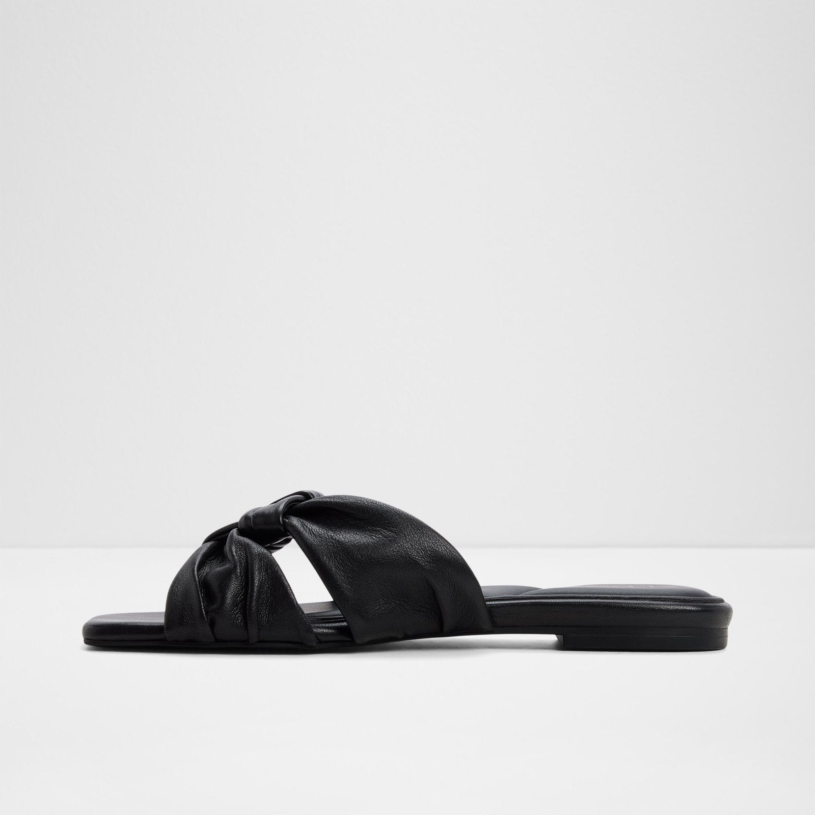 Henrielle-In / Flat Sandals