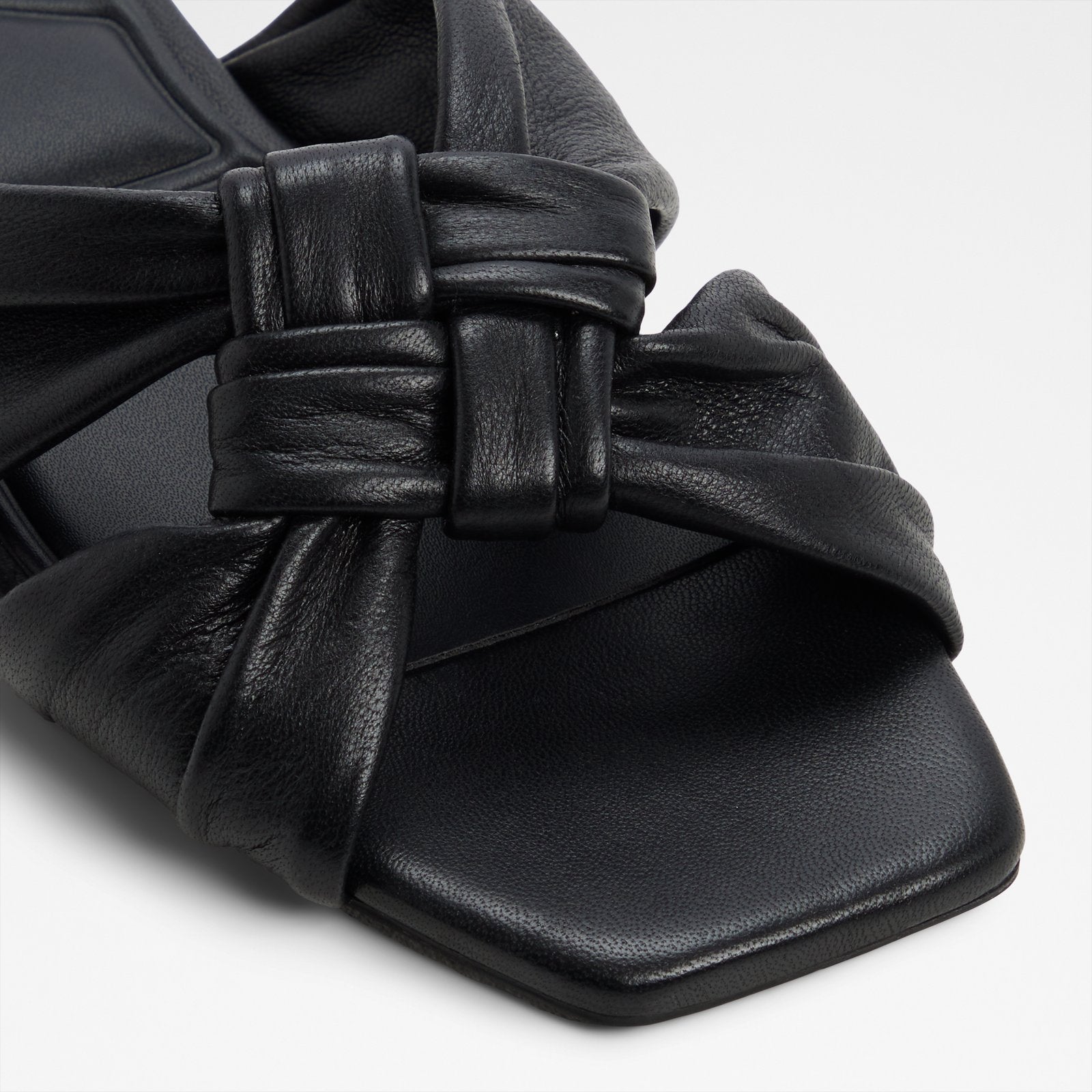 Henrielle-In / Flat Sandals