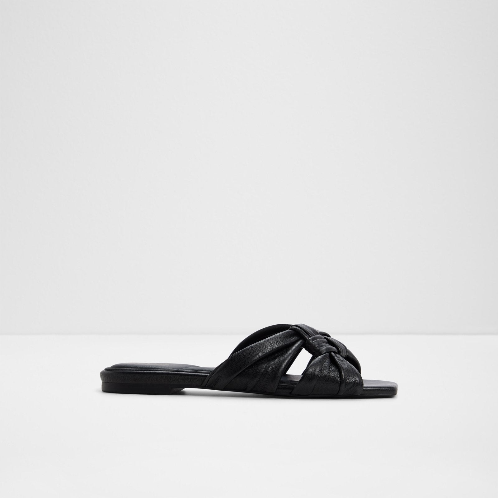 Henrielle-In / Flat Sandals