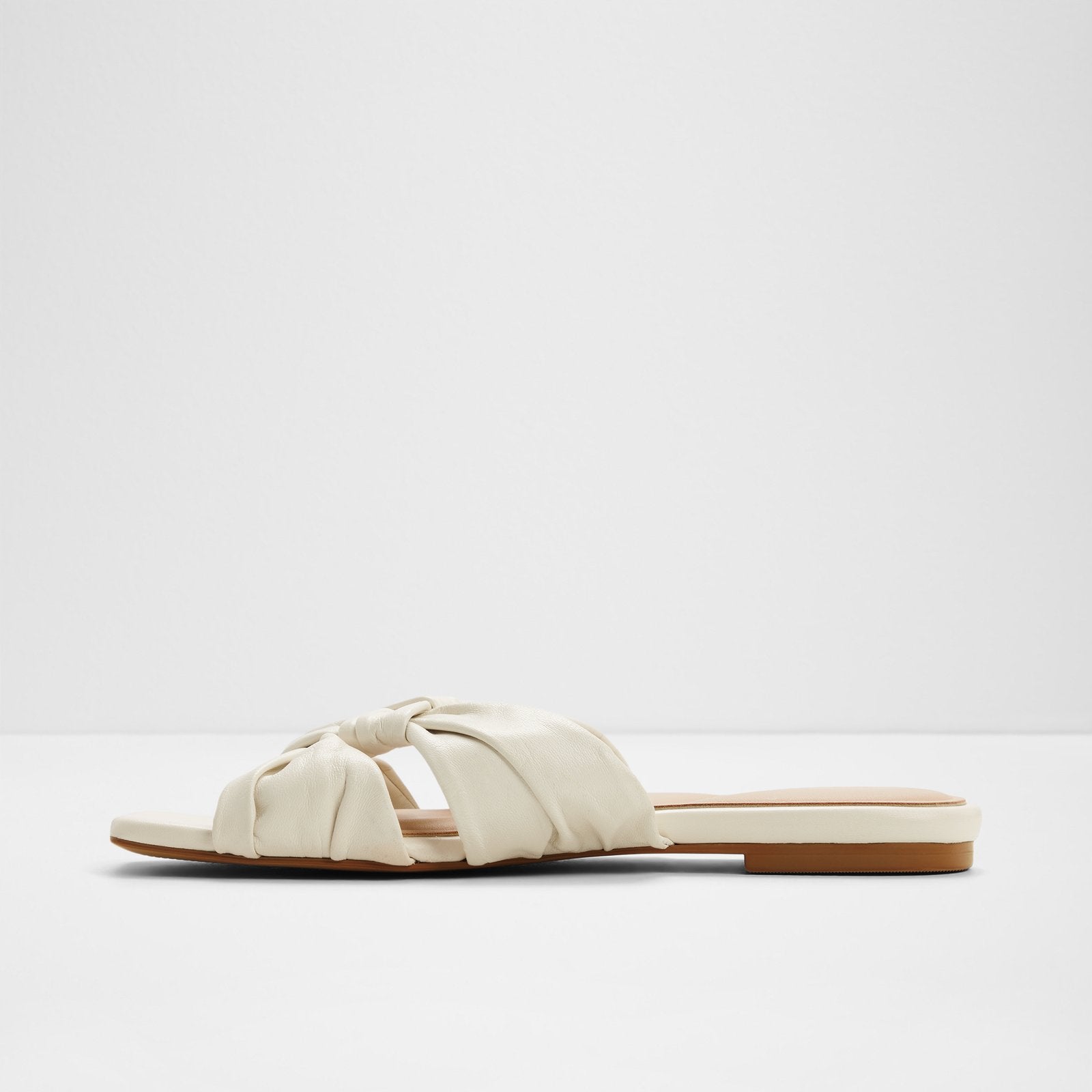 Henrielle-In / Flat Sandals