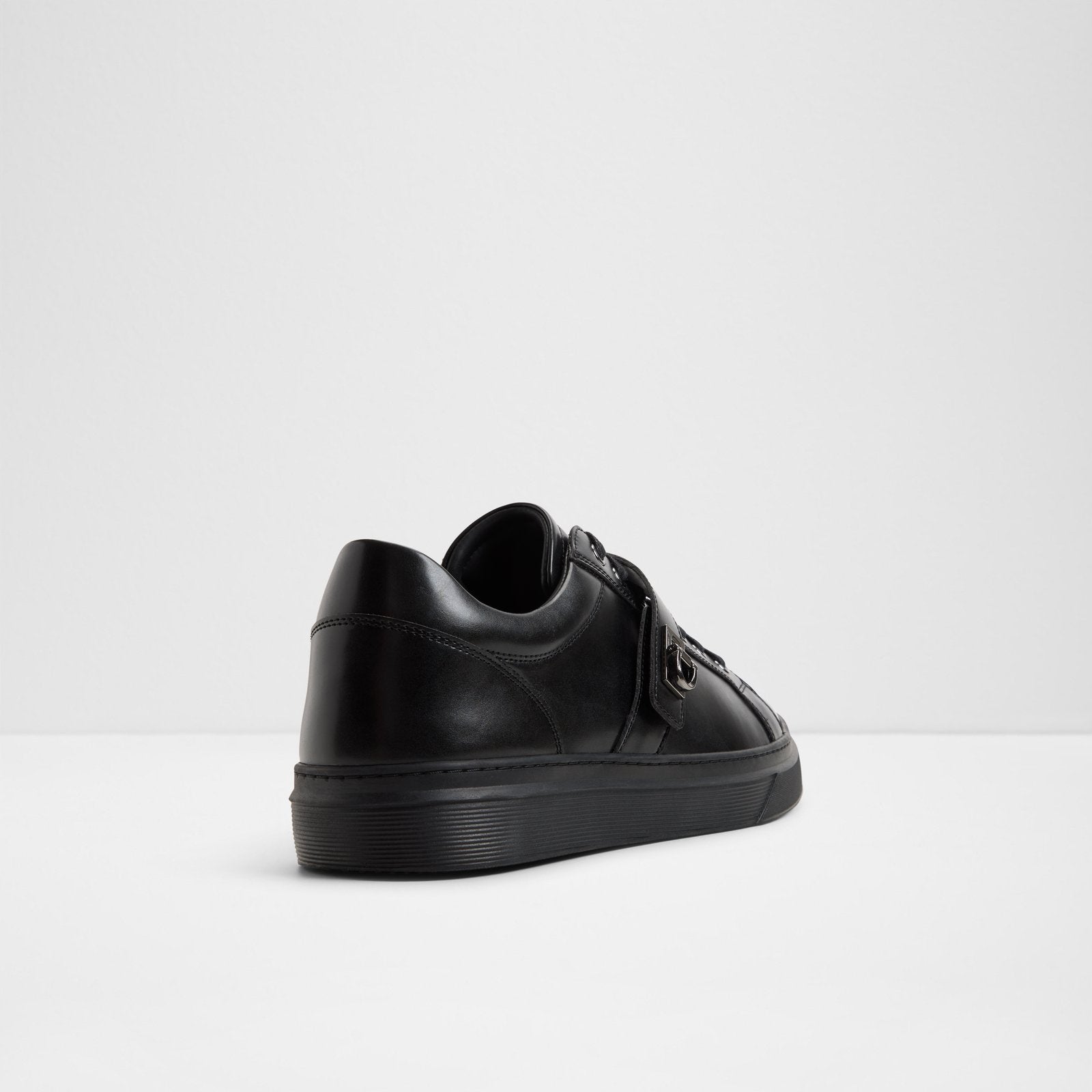 Iann / Lace Ups