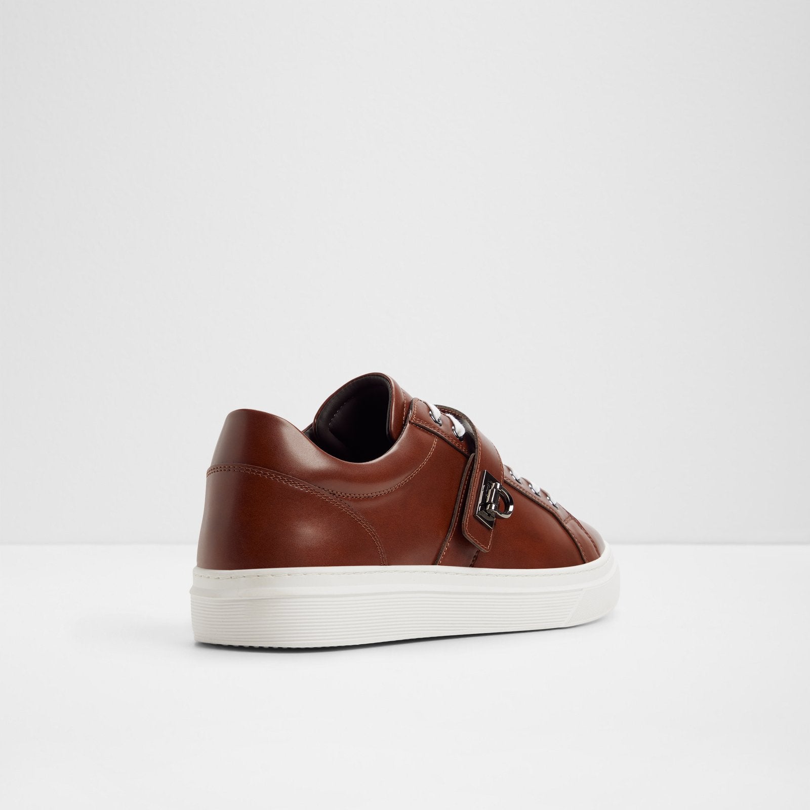 Iann / Lace Ups