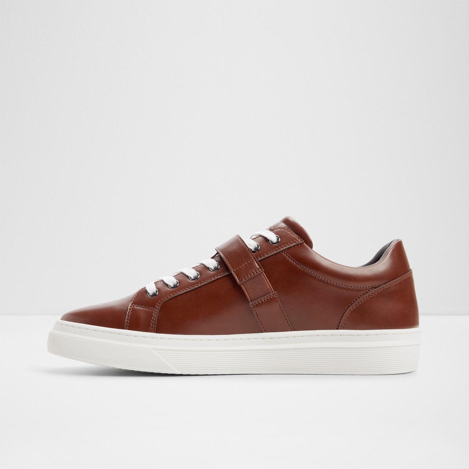 Iann / Lace Ups