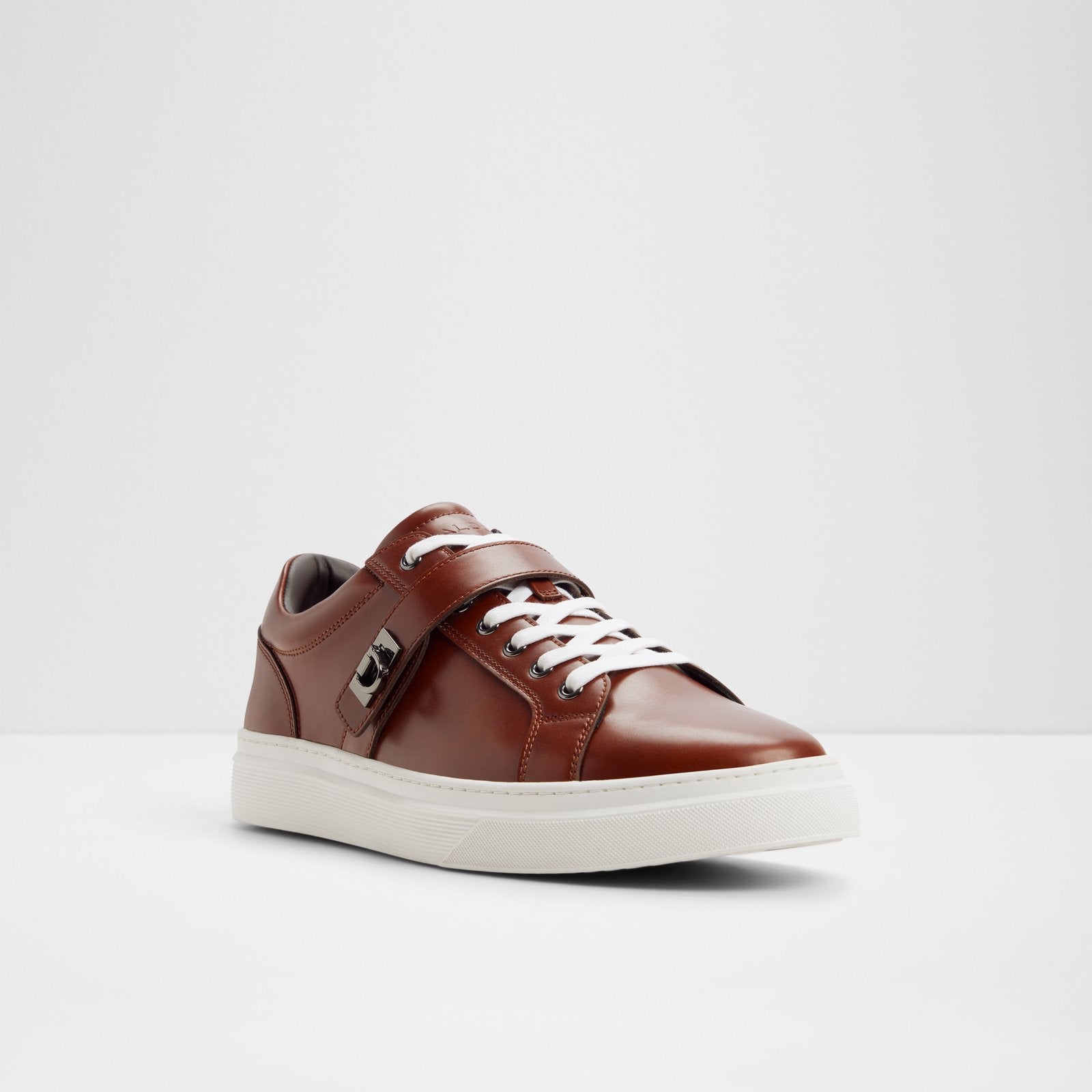 Iann / Lace Ups