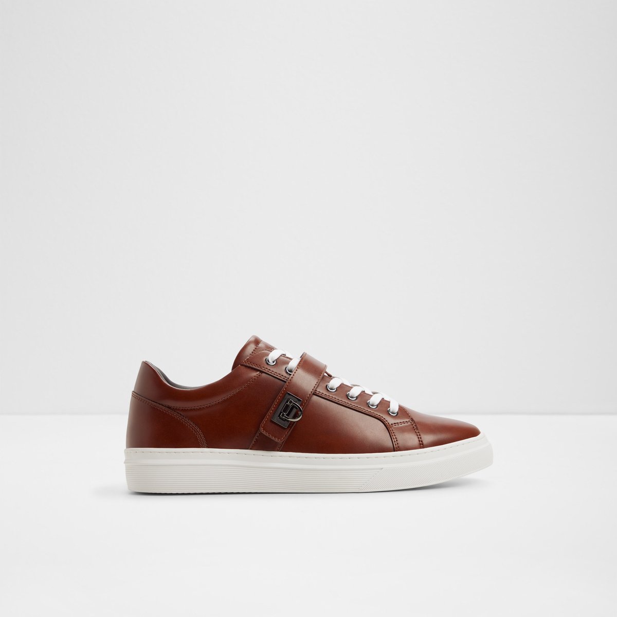 Iann / Lace Ups