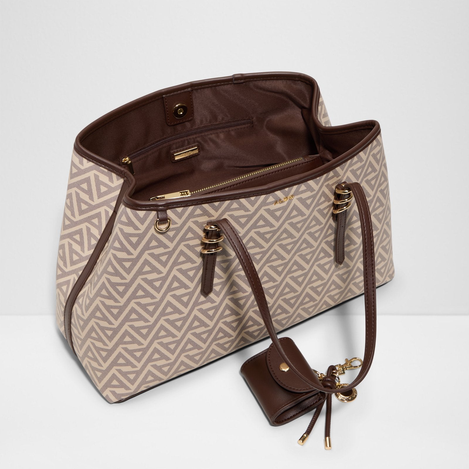 Isedra / Satchel