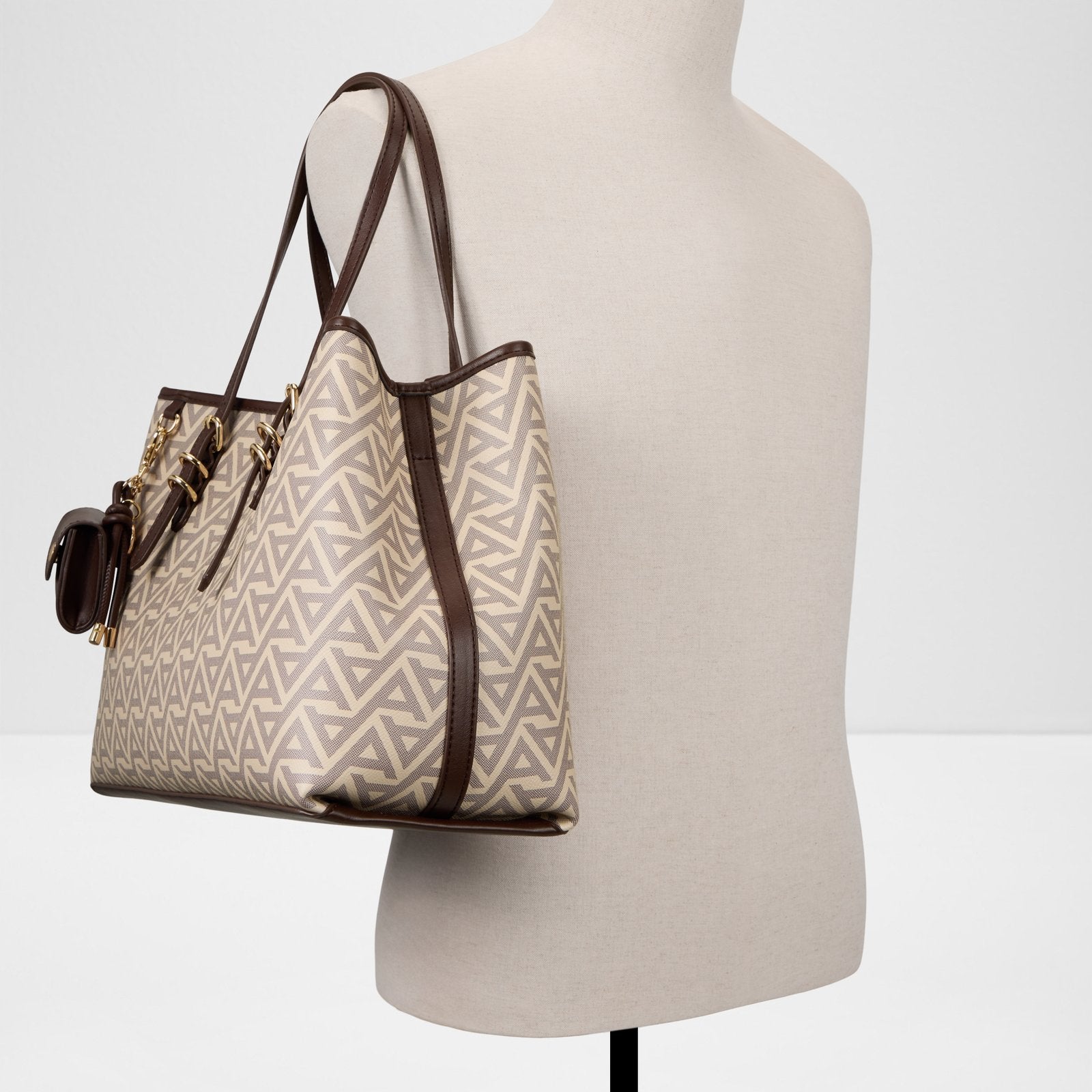 Isedra / Satchel