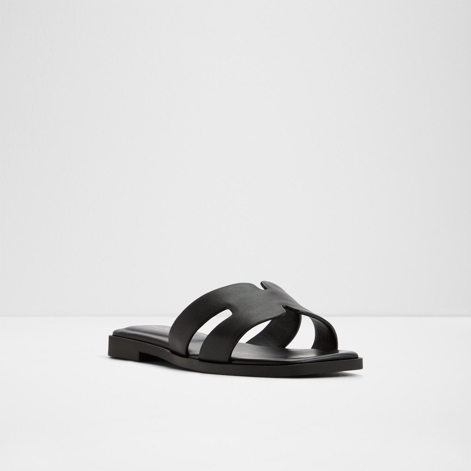 Itsandal / Flat Sandals