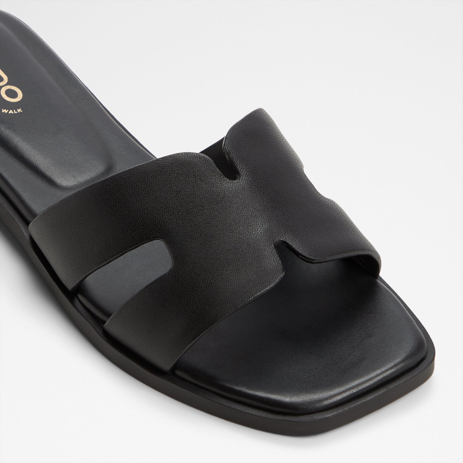 Itsandal / Flat Sandals
