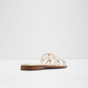 Itsandal / Flat Sandals