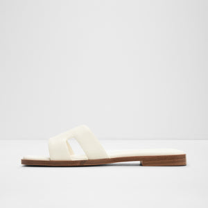 Itsandal / Flat Sandals