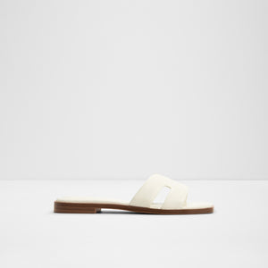 Itsandal / Flat Sandals