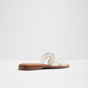 Itsandal / Flat Sandals