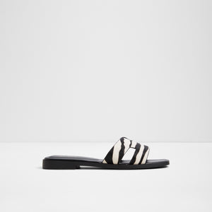 Itsandal / Flat Sandals