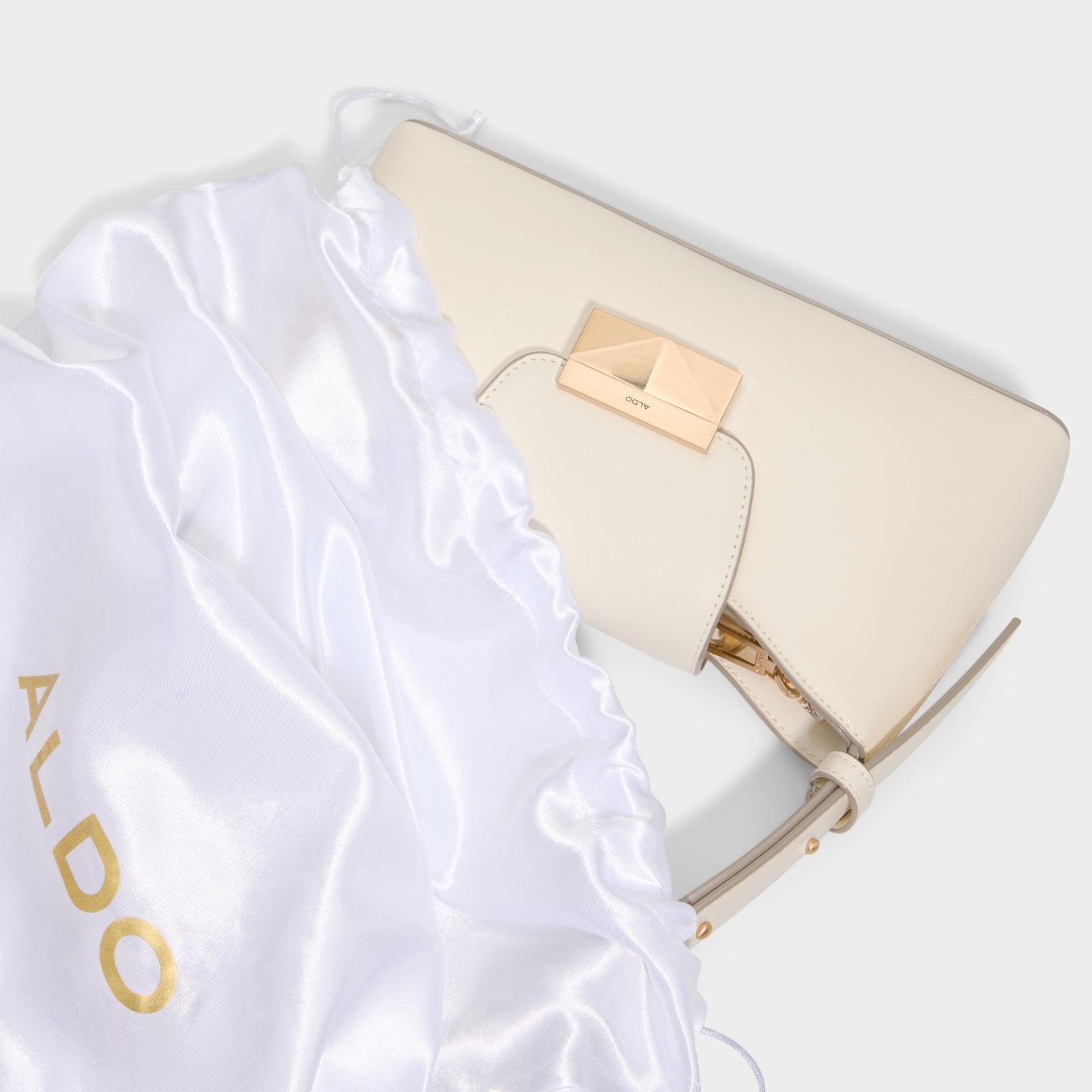 Itshoulder / حقيبة كتف