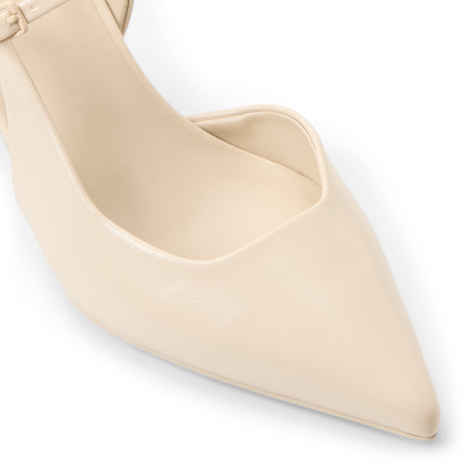 Izzi \ Heeled Shoes