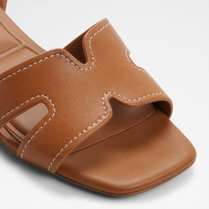 Javamannon / Heeled Sandals