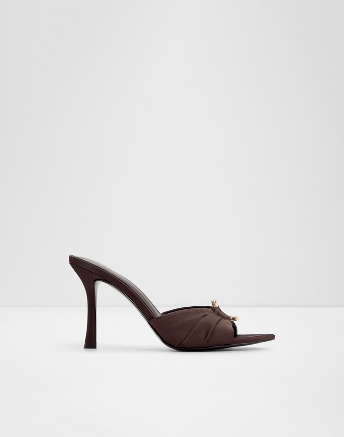 Journee / Heeled Sandals