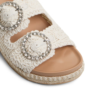 Juune  /  Flat Sandals