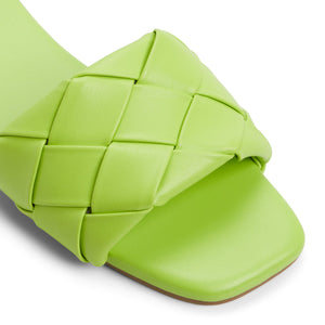 Kalia  /  Flat Sandals