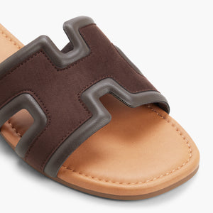 Kamiko \ Flat Sandals