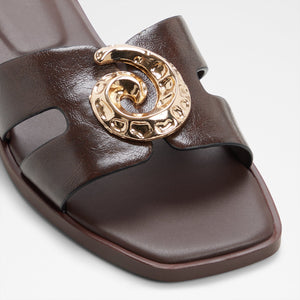 Khali / Flat Sandals