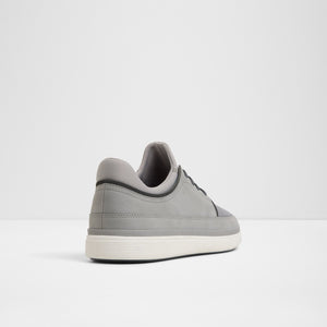 Kurtis / Sneakers