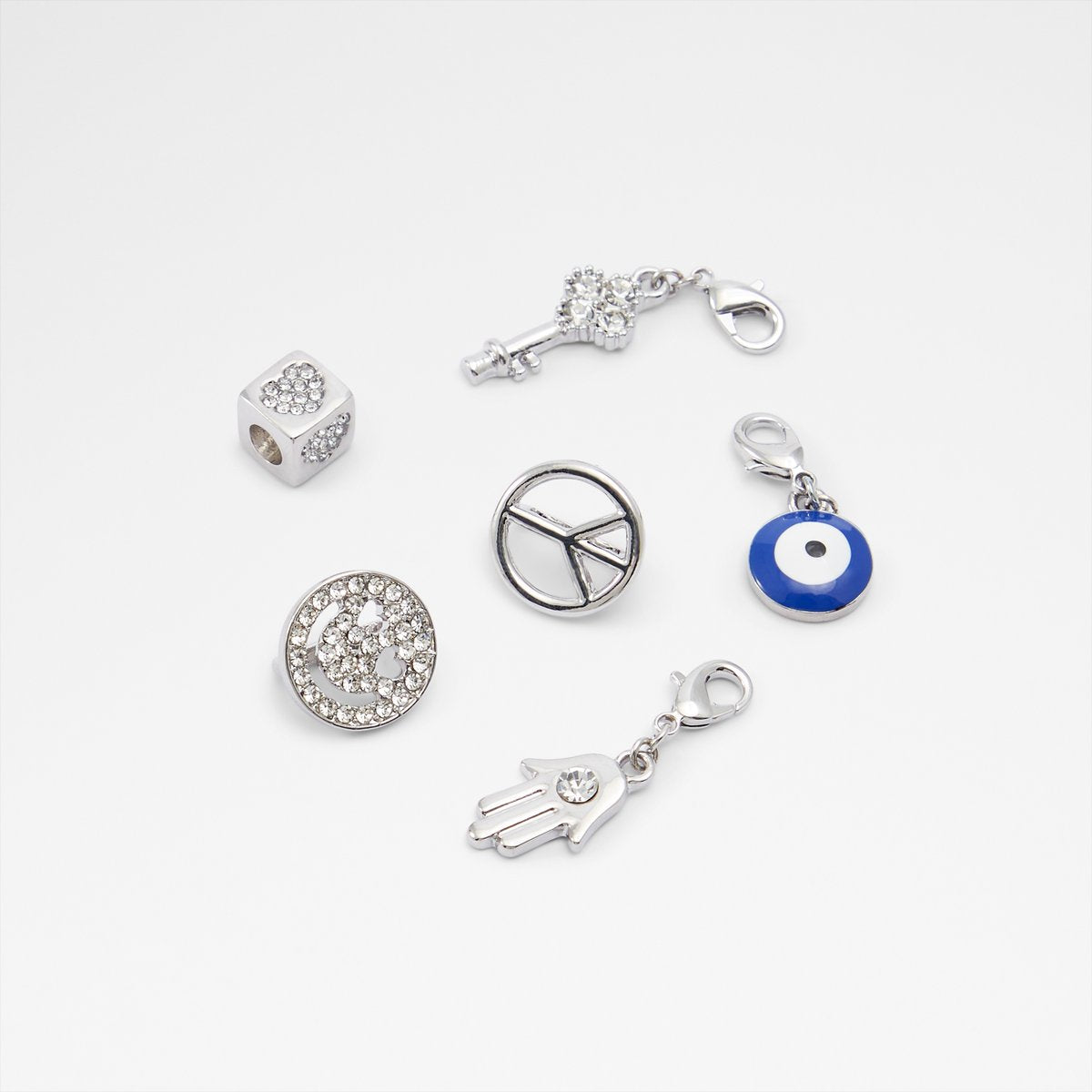 Lacecharms / إكسسوارات