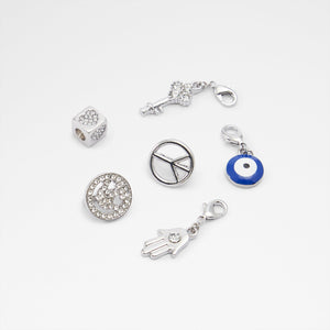 Lacecharms / إكسسوارات