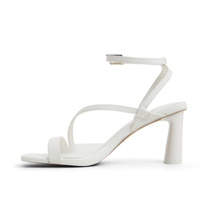 Laneyy  /  Heeled Sandals