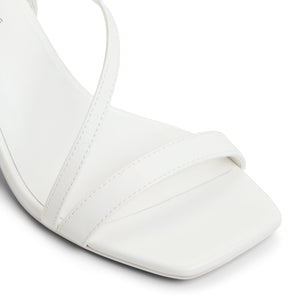 Laneyy  /  Heeled Sandals