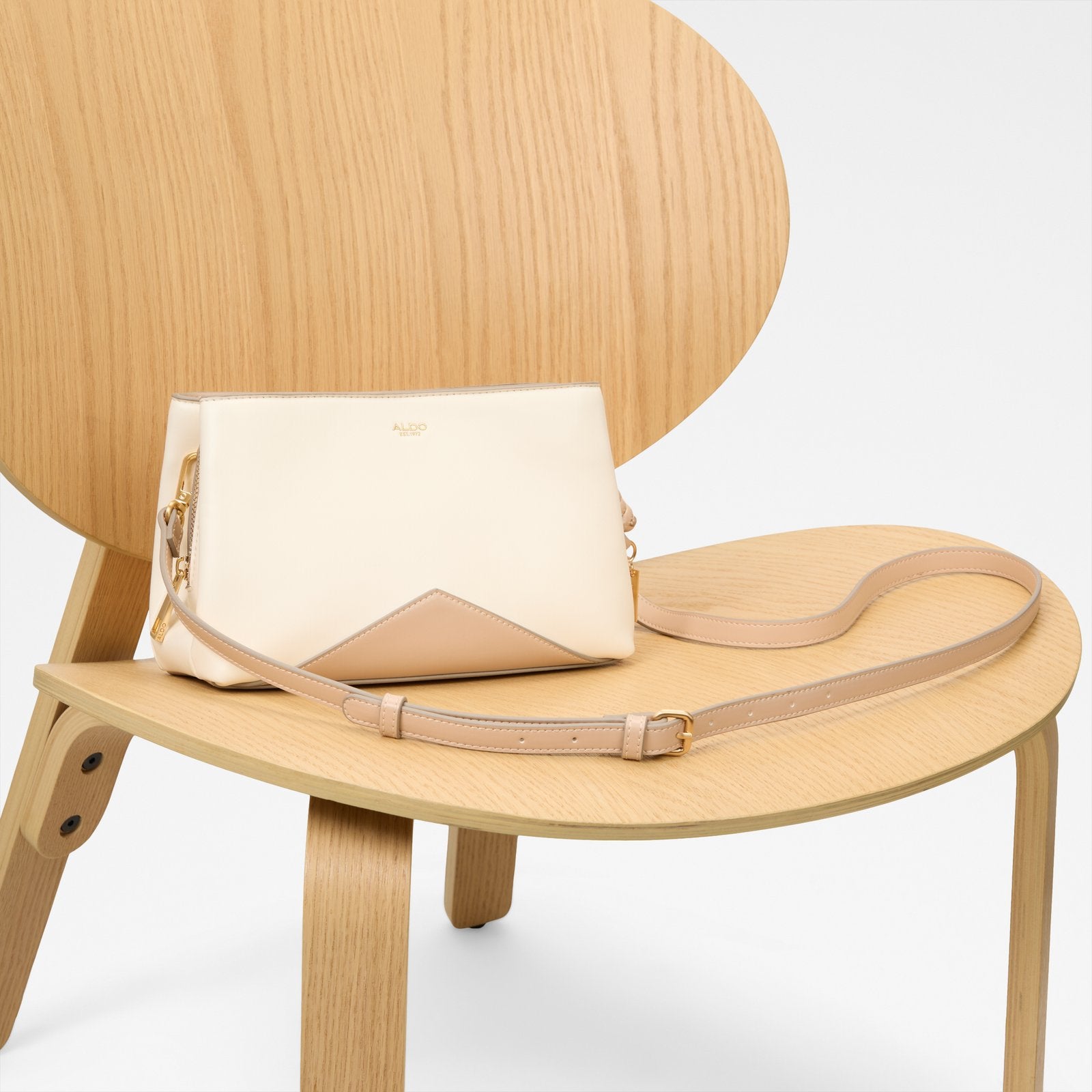 Legoria / Cross Body