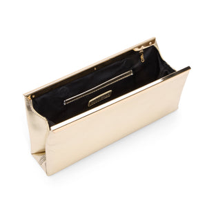 Leticiaa / Clutch
