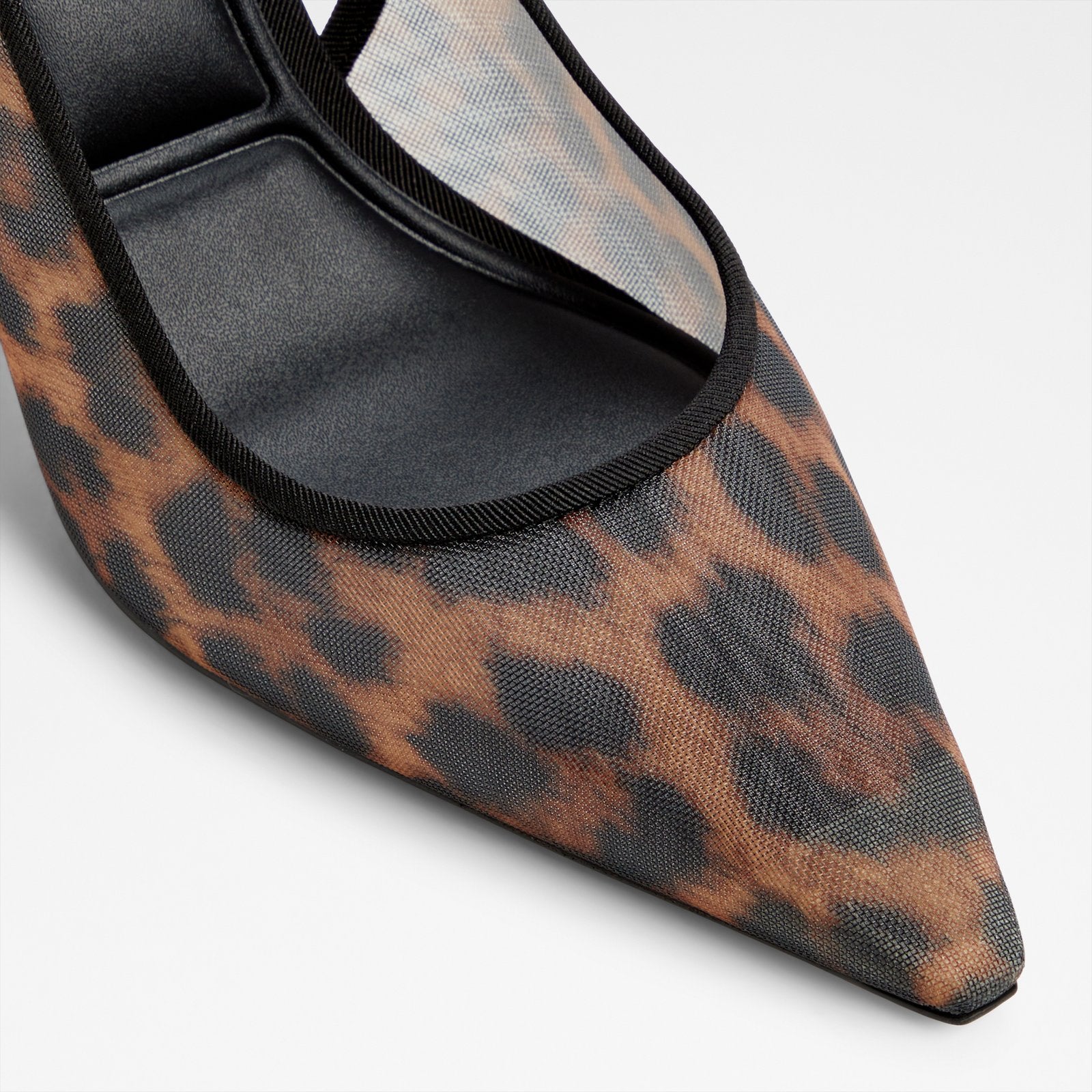 Liannia / Heeled Shoes