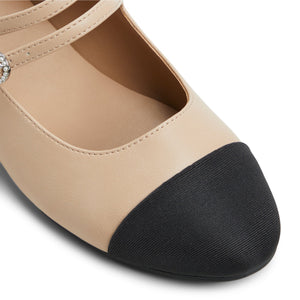 Libbi  /  Ballerinas & Mary Janes