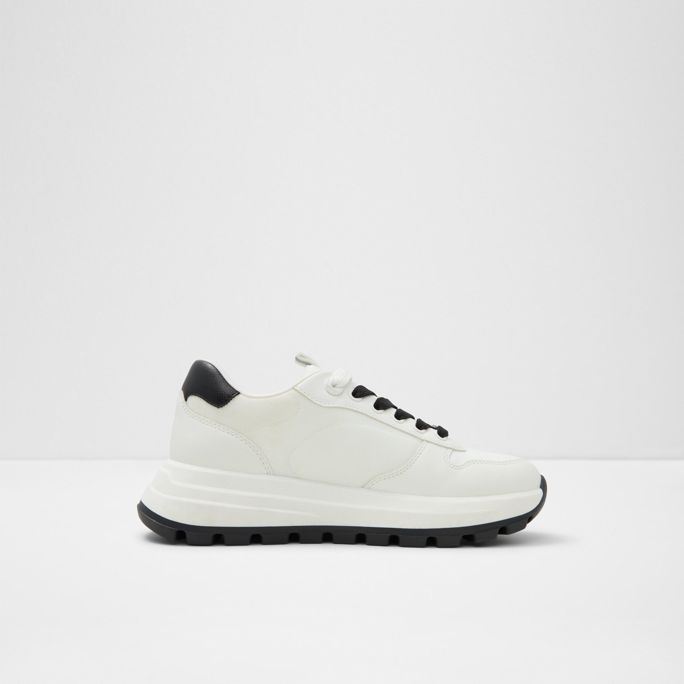 Lisette / Sneakers