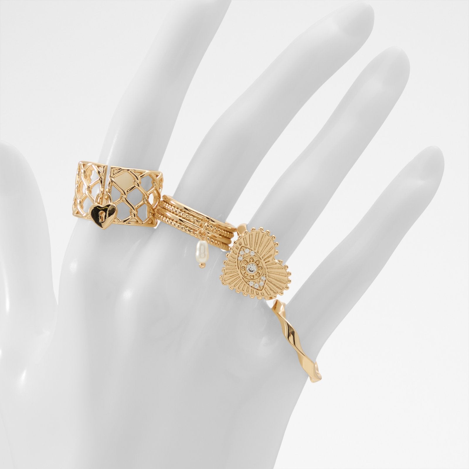 Ice Lovebound Accessories