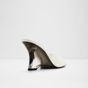 Luminae / Wedge Sandals