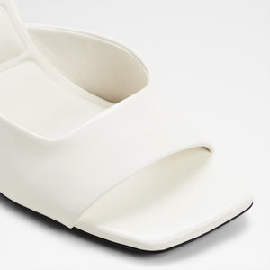 Luminae / Wedge Sandals