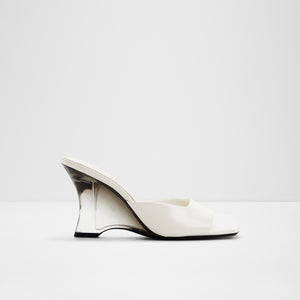 Luminae / Wedge Sandals