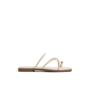Lunarose  /  Flat Sandals