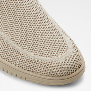 Luxton / Slip Ons
