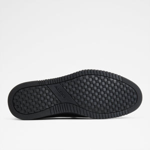 Luxton / Slip Ons