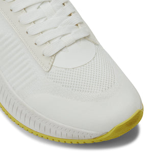 Macan  /  Sneakers