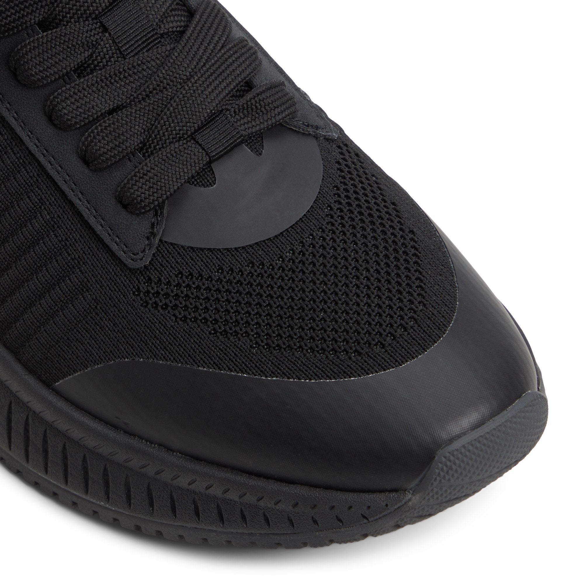 Macan  /  Sneakers
