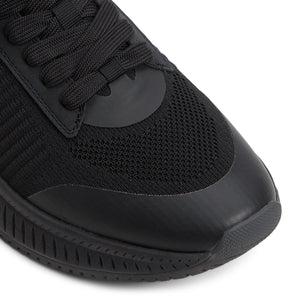 Macan  /  Sneakers