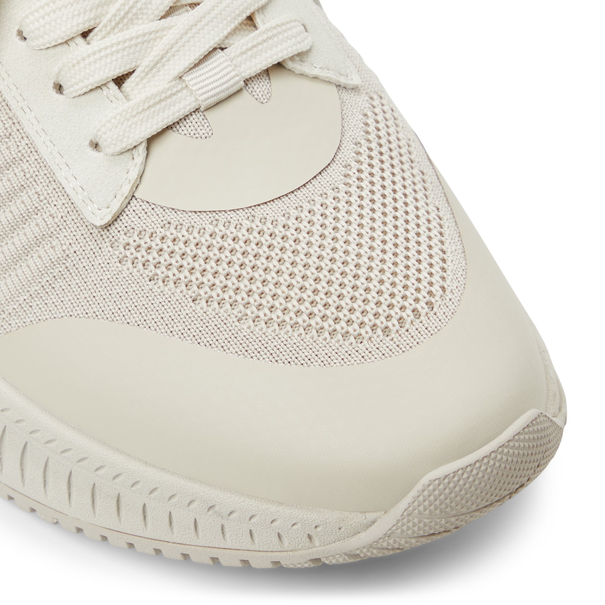 Macan  /  Sneakers