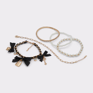 Maevee / Accessories