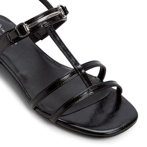 Mattea  /  Flat Sandals