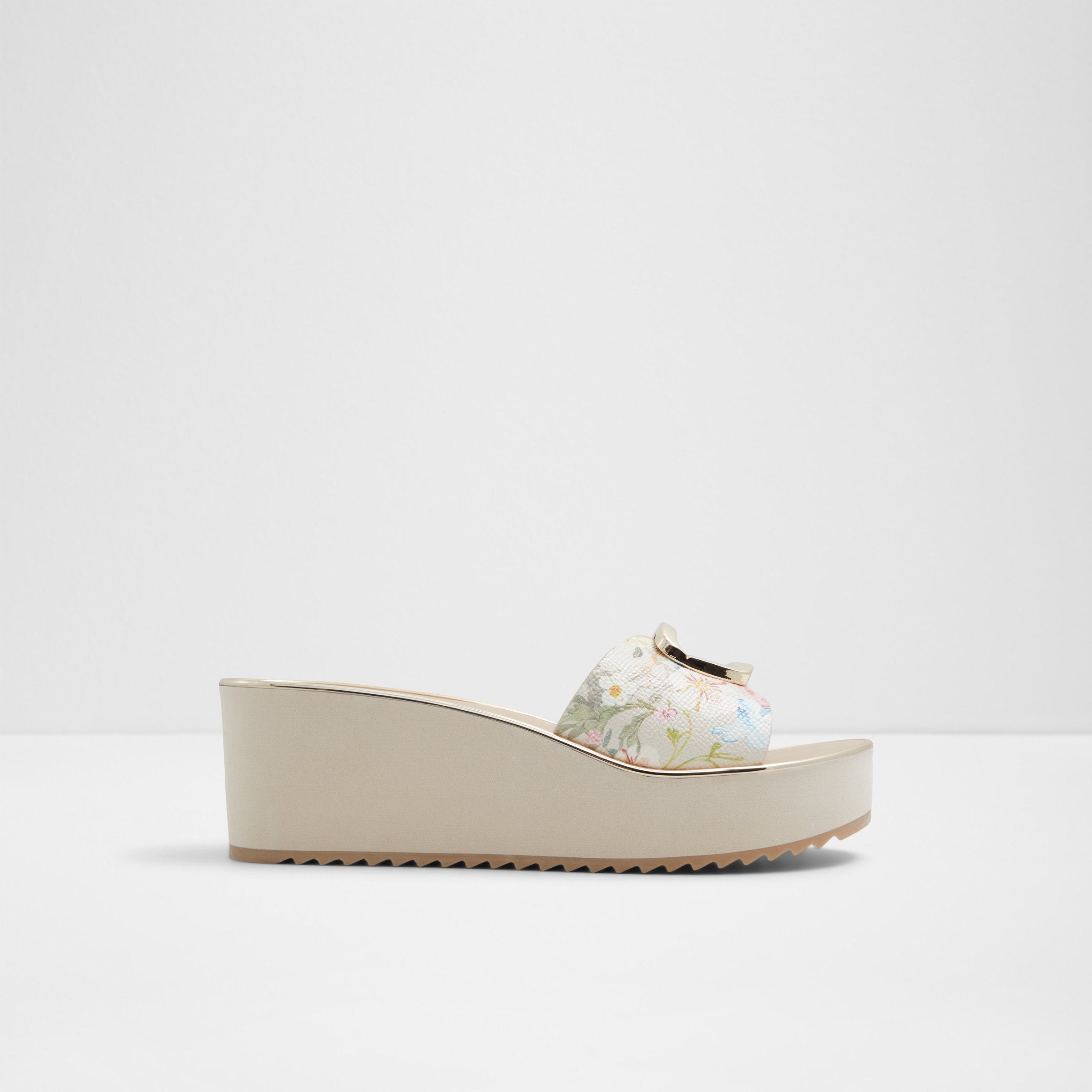 Menhaden / Beach Sandals